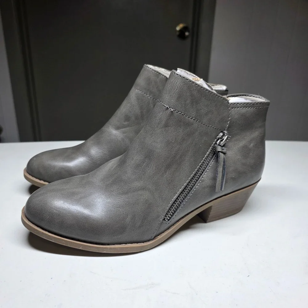 Arizona Jean Co Grey Ankle Booties Womens 9 Memory Foam Block Heel New NWT